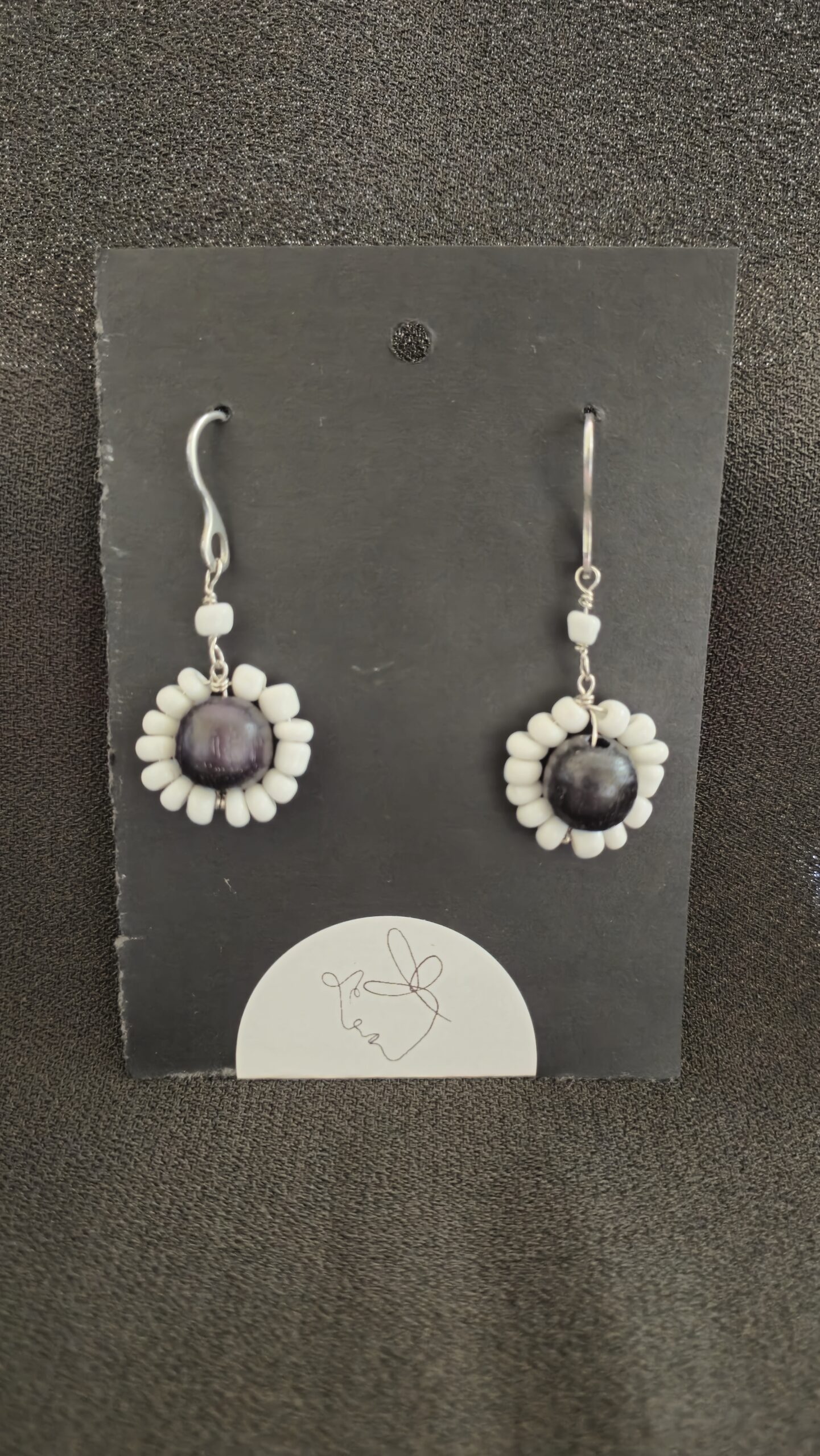 Small Black Daisy